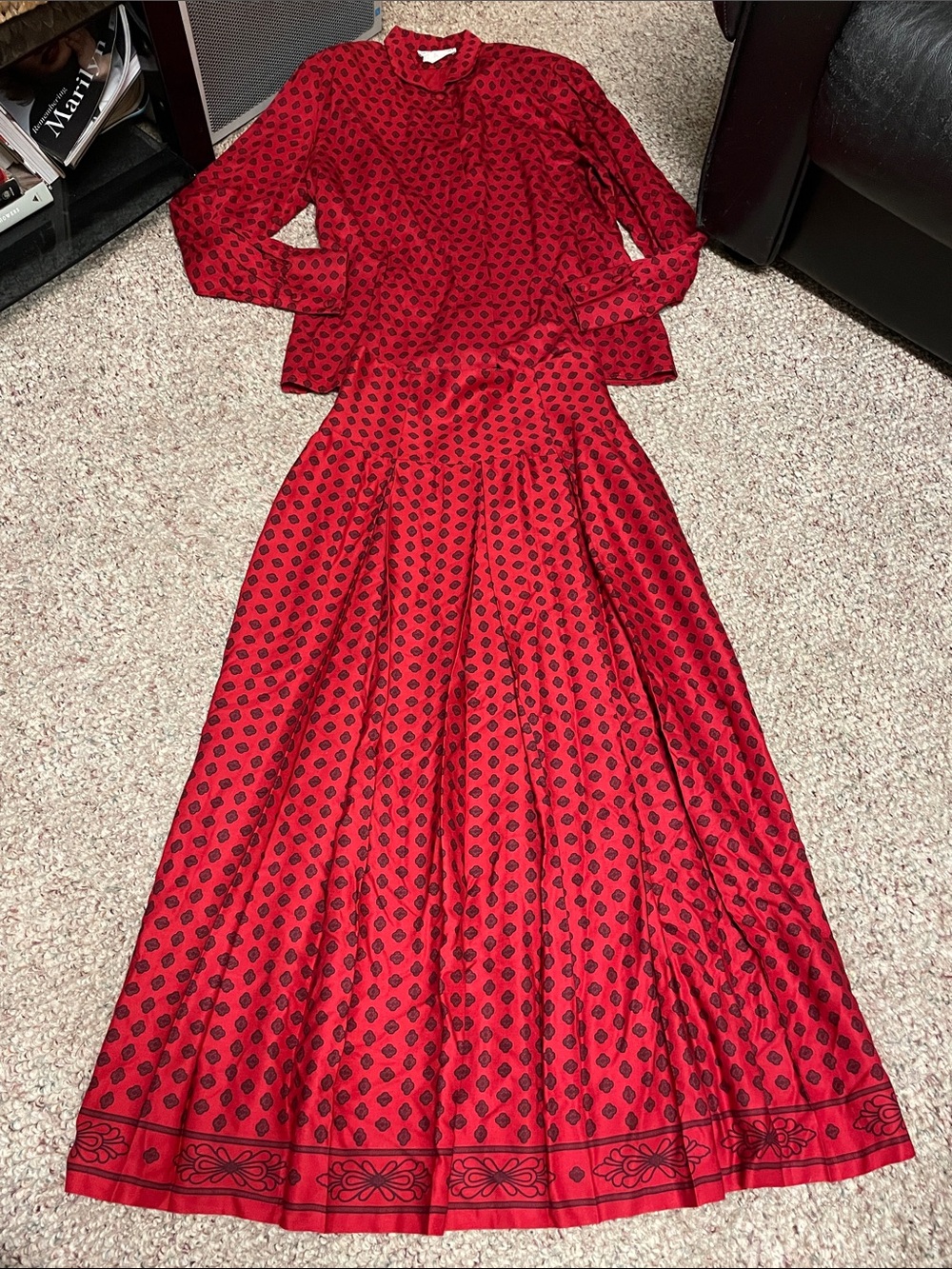 Vintage 90s 2 pc Red black pattern Long Sleeve blouse and Maxi skirt set